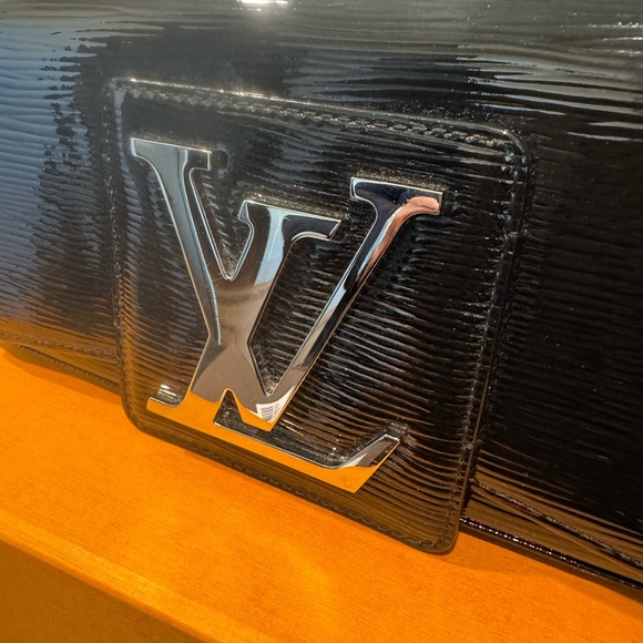 Louis Vuitton Epi Electric Pochette Sobie
Clutch Bag Noir - Picture 12 of 16